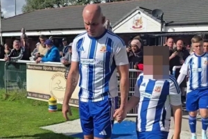 太阳报:曼联旧将吉布森时隔4年复出,加盟英格兰第九级别球队 太阳报:曼联旧将吉布森时隔4年复出,加盟英格兰第九级别球队