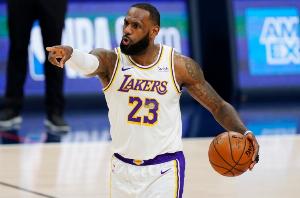 帕金斯:詹姆斯这人太难捉摸了 你根本不知道他心里还有什么计划 帕金斯:詹姆斯这人太难捉摸了 你根本不知道他心里还有什么计划