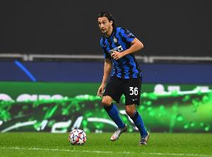 国米官方:达米安左腿比目鱼肌拉伤 国米官方:达米安左腿比目鱼肌拉伤