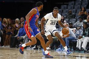 外线不准!11号秀科沃德13投5中&三分9中2得到12分3板4助1断 外线不准!11号秀科沃德13投5中&三分9中2得到12分3板4助1断