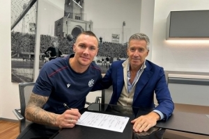 官方:博洛尼亚与34岁门将斯科鲁普斯基续约至2027年 官方:博洛尼亚与34岁门将斯科鲁普斯基续约至2027年