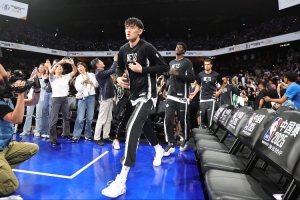 媒体人:裁掉曾凡博不是蔡老板的本意 小曾可留G联赛寻求双向合同 媒体人:裁掉曾凡博不是蔡老板的本意 小曾可留G联赛寻求双向合同