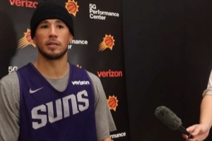 马威接近5对5训练!布克:我们清楚他伤病史 希望做好准备后出战 马威接近5对5训练!布克:我们清楚他伤病史 希望做好准备后出战