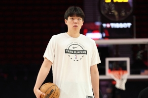 媒体人:杨瀚森当众哭是种放松的体现 能确认自己不会因此被攻击 媒体人:杨瀚森当众哭是种放松的体现 能确认自己不会因此被攻击