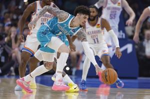 别人都是长高!黄蜂全是变矮!7位黄蜂球员官方数据身高缩水 别人都是长高!黄蜂全是变矮!7位黄蜂球员官方数据身高缩水