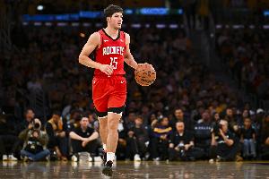 我就是首发控卫!谢泼德半场攻传防兼具 爆砍18分4板3助4断1帽! 我就是首发控卫!谢泼德半场攻传防兼具 爆砍18分4板3助4断1帽!