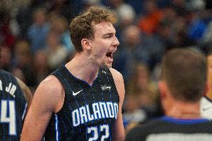 小瓦格纳:会专门练习如何制造身体接触 球队打法现在很适合我 小瓦格纳:会专门练习如何制造身体接触 球队打法现在很适合我