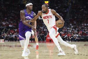 小贾巴里:杜兰特是完美的榜样 他认真到极致 你会被他的精神渲染 小贾巴里:杜兰特是完美的榜样 他认真到极致 你会被他的精神渲染