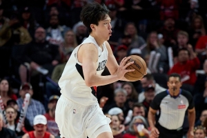 杨瀚森:我掉了几颗小珍珠但问题不大 一是六犯&二是确实没打好 杨瀚森:我掉了几颗小珍珠但问题不大 一是六犯&二是确实没打好