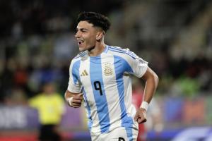 德天空:勒沃库森愿意冬窗外租19岁前锋萨尔科,球员世青赛6场4球 德天空:勒沃库森愿意冬窗外租19岁前锋萨尔科,球员世青赛6场4球