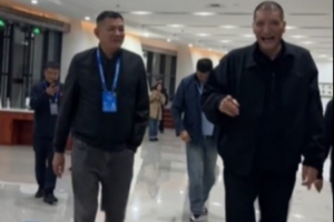 巴特尔晒与巩晓彬刘玉栋的出场视频:感谢两位哥哥的鼎力支持 巴特尔晒与巩晓彬刘玉栋的出场视频:感谢两位哥哥的鼎力支持