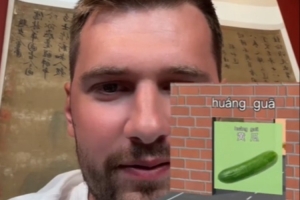 减肥不能只认蔬菜吧?肉蛋奶也得安排下 东契奇趣味中文挑战 减肥不能只认蔬菜吧?肉蛋奶也得安排下 东契奇趣味中文挑战