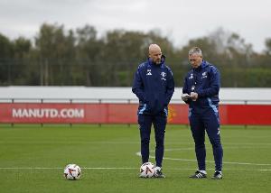 前曼联门将毕索普:找滕哈赫谈续约,他只说今天不行就关上门 前曼联门将毕索普:找滕哈赫谈续约,他只说今天不行就关上门