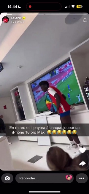 队友乐疯了😂马维萨因迟到被惩罚摇大转盘,要送每人一台iPhone 队友乐疯了😂马维萨因迟到被惩罚摇大转盘,要送每人一台iPhone