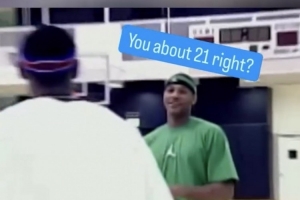 那年18!安东尼在03年时曾质疑詹姆斯的年龄:你其实有21岁了吧? 那年18!安东尼在03年时曾质疑詹姆斯的年龄:你其实有21岁了吧?