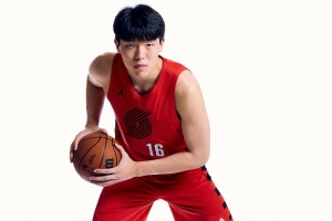 杨瀚森需要提升的地方还很多 特别是力量上的差距、犯规多的问题 杨瀚森需要提升的地方还很多 特别是力量上的差距、犯规多的问题