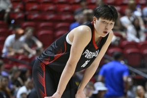 媒体人:杨瀚森没大事儿 要练好身体 适应节奏 努力去完成对抗 媒体人:杨瀚森没大事儿 要练好身体 适应节奏 努力去完成对抗