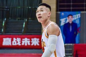 贺希宁:我们自己准备好 无论是金牌还是什么 它自然会到手里的 贺希宁:我们自己准备好 无论是金牌还是什么 它自然会到手里的