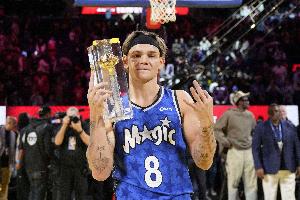 明年又可以参加扣篮大赛了!美记:麦克朗加盟公牛! 明年又可以参加扣篮大赛了!美记:麦克朗加盟公牛!