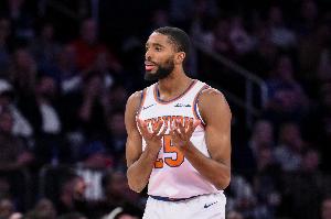 迈克-布朗:大桥绝对是最佳防守一阵水准 他的贡献数据无法体现 迈克-布朗:大桥绝对是最佳防守一阵水准 他的贡献数据无法体现