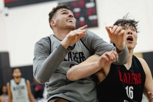 队媒:开拓者可尝试用杨瀚森和克林根组双塔 这样更有统治力 队媒:开拓者可尝试用杨瀚森和克林根组双塔 这样更有统治力