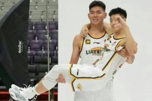 媒体人:张峻豪、黄秋实加盟毕尔巴鄂竞技 征战首届西班牙U22联赛 媒体人:张峻豪、黄秋实加盟毕尔巴鄂竞技 征战首届西班牙U22联赛