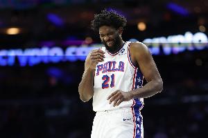 复出状态不错!恩比德10中5拿下14分7板8助3断 复出状态不错!恩比德10中5拿下14分7板8助3断