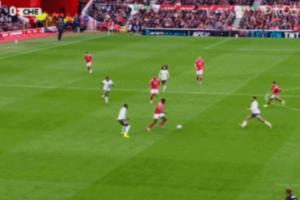 森林错失良机!查洛巴传球失误,安德森禁区内扣过防守后自己滑倒 森林错失良机!查洛巴传球失误,安德森禁区内扣过防守后自己滑倒