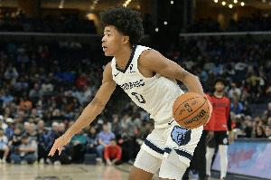 贝恩接班者!韦尔斯半场8中5拿下16分2板 次节独得10分 贝恩接班者!韦尔斯半场8中5拿下16分2板 次节独得10分