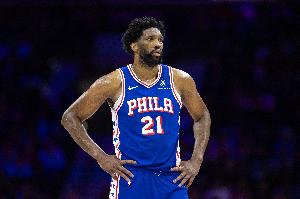 媒体人:恩比德这竞技状态还是不错的 目前唯一困扰他的是伤病 媒体人:恩比德这竞技状态还是不错的 目前唯一困扰他的是伤病