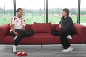 范迪克:维尔茨?外界太过关注他并不好 新援们的实力都毋庸置疑 范迪克:维尔茨?外界太过关注他并不好 新援们的实力都毋庸置疑