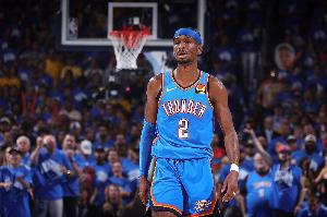 一球不丢!亚历山大半场5中5高效拿下12分4板5助1断 一球不丢!亚历山大半场5中5高效拿下12分4板5助1断