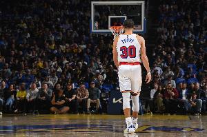 库里:休赛期苦练不是万全之策 可控之事唯有睡眠与心静 库里:休赛期苦练不是万全之策 可控之事唯有睡眠与心静