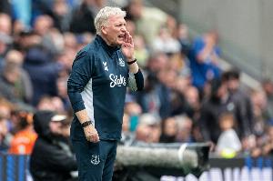 拿分太难!莫耶斯带队近16次对阵曼城2平14负,客战曼城8连败 拿分太难!莫耶斯带队近16次对阵曼城2平14负,客战曼城8连败