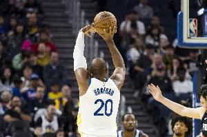 39岁!科尔:我们打算限制霍福德的上场时间 每晚让他打20分钟 39岁!科尔:我们打算限制霍福德的上场时间 每晚让他打20分钟