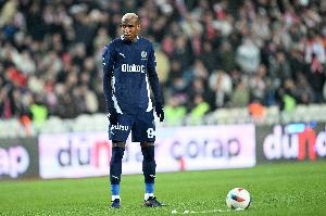 蜜月期过了!土媒:费内巴切甩卖塔利斯卡,500万年薪成球队累赘 蜜月期过了!土媒:费内巴切甩卖塔利斯卡,500万年薪成球队累赘