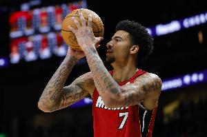 稳定拿到两双!韦尔15中7&罚球6中6拿到20分14篮板 另有1断1帽 稳定拿到两双!韦尔15中7&罚球6中6拿到20分14篮板 另有1断1帽