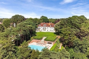 增值近一倍!邮报:拉拉纳1200万镑挂牌出售海滨庄园豪宅 增值近一倍!邮报:拉拉纳1200万镑挂牌出售海滨庄园豪宅