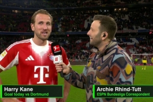 凯恩:上半场本该领先两到三球 今天我在防守端发挥了更多作用 凯恩:上半场本该领先两到三球 今天我在防守端发挥了更多作用