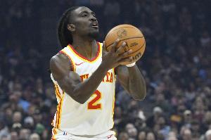 Scotto:老鹰将双向合同后卫基顿-华莱士转为标准合同 Scotto:老鹰将双向合同后卫基顿-华莱士转为标准合同