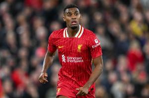 评论员:拜仁签赫拉芬贝赫其实是偶然 感觉不适合还能高价卖出 评论员:拜仁签赫拉芬贝赫其实是偶然 感觉不适合还能高价卖出