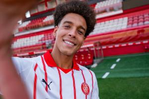 维特塞尔:最后时刻丢球输掉比赛感觉很糟,但我们踢得非常出色 维特塞尔:最后时刻丢球输掉比赛感觉很糟,但我们踢得非常出色