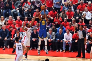 皮尔斯:夺冠都需要一些运气 若杜兰特健康那猛龙不会赢勇士 皮尔斯:夺冠都需要一些运气 若杜兰特健康那猛龙不会赢勇士