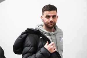 官方:阿利米在代表北马其顿队比赛时膝关节受伤,约两周恢复训练 官方:阿利米在代表北马其顿队比赛时膝关节受伤,约两周恢复训练