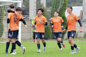 首秀惊艳!万项代表杜利亚伊足球学院首发出战,帮助球队大胜 首秀惊艳!万项代表杜利亚伊足球学院首发出战,帮助球队大胜