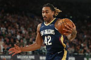 季前赛场均4分2.3板！鹈鹕官方：球队已申请裁掉锋线球员舒马特