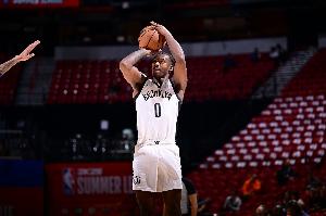 雷霆官方:球队裁掉前锋怀特黑德&扎克-奥斯汀&马莱维-莱昂斯 雷霆官方:球队裁掉前锋怀特黑德&扎克-奥斯汀&马莱维-莱昂斯