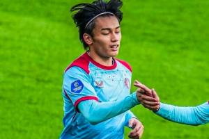 状态爆棚💥上田绮世脚后跟破门半场戴帽 9轮11球领跑荷甲射手榜 状态爆棚💥上田绮世脚后跟破门半场戴帽 9轮11球领跑荷甲射手榜