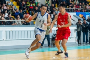 张陈治锋20分 辽宁全运男篮106-77大胜山东 三战全胜结束丹东站 张陈治锋20分 辽宁全运男篮106-77大胜山东 三战全胜结束丹东站