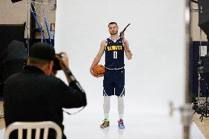 Scotto:布劳恩可能与掘金提前续约 薪资范围在5年1.15亿-1.25亿 Scotto:布劳恩可能与掘金提前续约 薪资范围在5年1.15亿-1.25亿